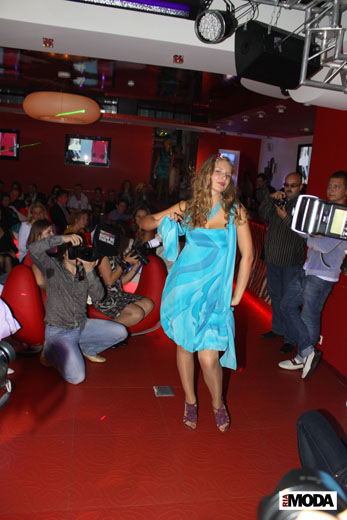 20100826 Показ-аукцион новой коллекции дизайнера Ирины Золотухиной в iNFASHION Bar&Lounge. Фотография Ивана Бурняшева, ИА «РИА МОДА».