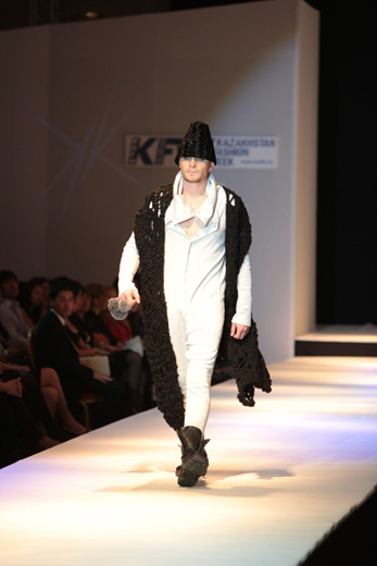 20110430, Kazakhstan Fashion Week, Kamila Kurbani (Алма-Ата, Казахстан) коллекция Mixing seasons. Фотография предоставлена организаторами KFW.