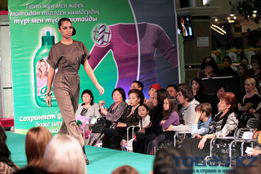 20110124 Показ коллекции Куралай Нуркадиловой, посвященный 15-летию дома моды KURALAI. Фотография предоставлена компанией.
