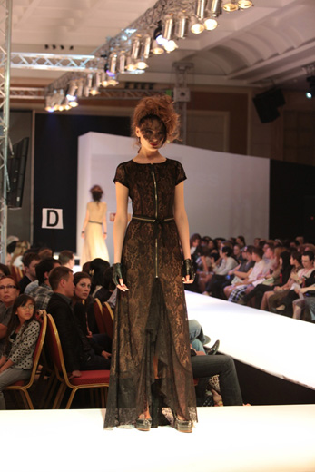 20110603 Kazakhstan Fashion Week, Aida KaumeNOVA, коллекция сезона осень/зима 2011/2012 «Реквием». Фотография предоставлена организаторами KFW.