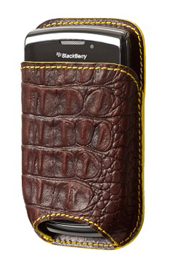 20110419 Игорь Чапурин, серия аксессуаров для модели смартфона BlackBerry® Torch™ 9800. Фотография предоставлена модным домом.