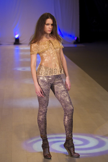 20101029 Alisa Shevo, Неделя моды во Львове, показ коллекции сезона весна-лето 2011 Fioritura. Фотографии предоставлены организаторами.