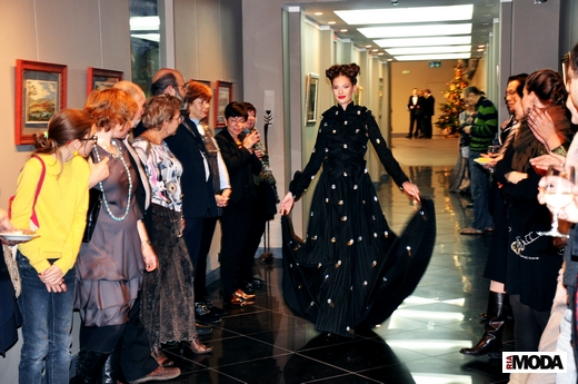 20101208 Показ коллекции шелковых платьев Татьяны Парфеновой. Фотография Ирины Щелкуновой, ИА «РИА МОДА».