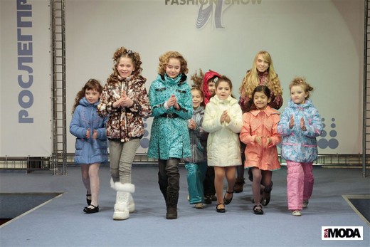 20110216 Конкурс - Премия «Мода России». Показ коллекции Оксаны, Светланы и Елены Шевцовых (компания Prime, сезон осень-зима 2011/2012). Фотография Натальи Лапиной, ИА «РИА МОДА».