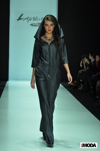 20110401 Mercedes-Benz fashion week Russia. Показ коллекции Юлии Лапшиной (сезон осень-зима 2011/2012). Фотография Андрея Ревенко, ИА «РИА МОДА».