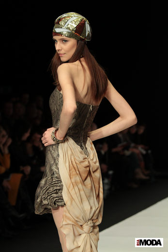20110401 Mercedes-Benz fashion week Russia. Показ коллекции выпускников "Лаборатории 13" (сезон осень-зима 2011/2012). Фотография Натальи Лапиной, ИА «РИА МОДА».