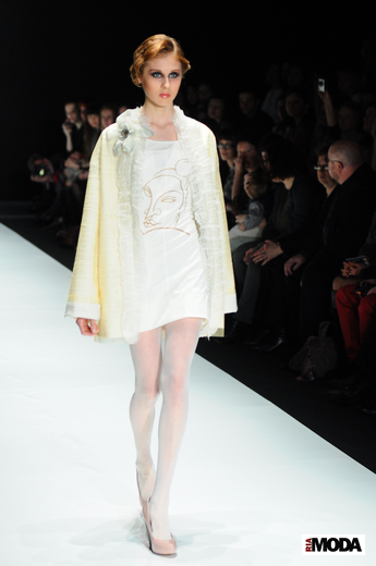 20110411 Mercedes-Benz Fashion Week Russia, Яна Гатауллина, коллекция сезона осень-зима 2011/12 «Признание». Фотография Андрея Ревенко, ИА «РИА МОДА».