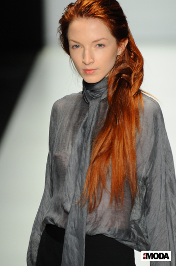 20110411 Mercedes-Benz Fashion Week Russia, Елена Цокаленко, коллекция сезона осень-зима 2011/12. Фотография Андрея Ревенко, ИА «РИА МОДА».