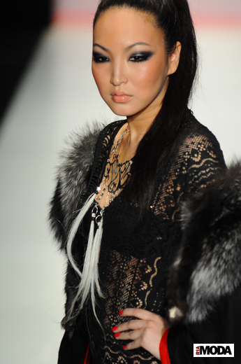20110415 Mercedes-Benz Fashion Week Russia, Петр Яковлев, коллекция сезона осень-зима 2011-2012 «Наследие». Фотография Андрея Ревенко, ИА «РИА МОДА».