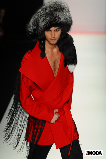 20110415 Mercedes-Benz Fashion Week Russia, Петр Яковлев, коллекция сезона осень-зима 2011-2012 «Наследие». Фотография Андрея Ревенко, ИА «РИА МОДА».