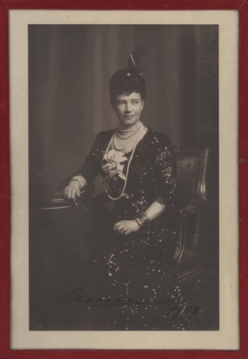 Неизвестный фотограф Императрица Мария Федоровна  1908 © ГА РФ. Ф.643.Оп.1.Д.142.Л.1 