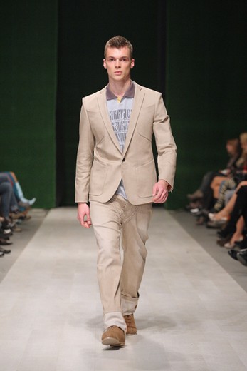 Иван Айплатов, Lviv Fashion Week, коллекция сезона весна-лето 2012. Фотографии предоставлены организаторами недели моды.