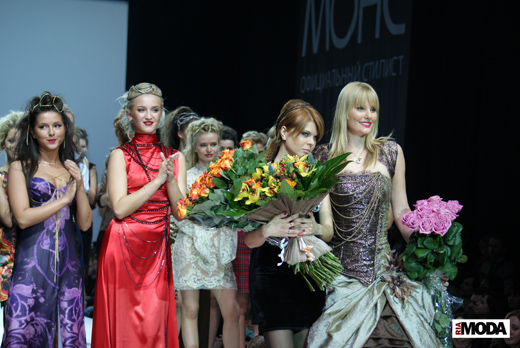20100326 Volvo – Неделя моды в Москве. Показ коллекции «DRESS-CODE» (сезон осень-зима 2010/2011) Нади Славиной. Фотография Вячеслава Малыхина, ИА «РИА МОДА».