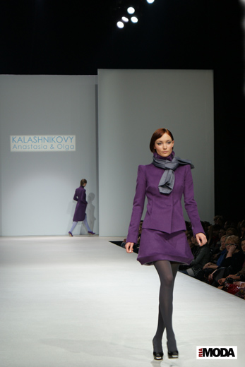 20100322 Volvo – Неделя моды в Москве. Показ коллекции Anastasia&Olga Kalashnikovy «Она» (сезон осень-зима 2010/2011). Фотография Валентины Кузнецовой, ИА «РИА МОДА».