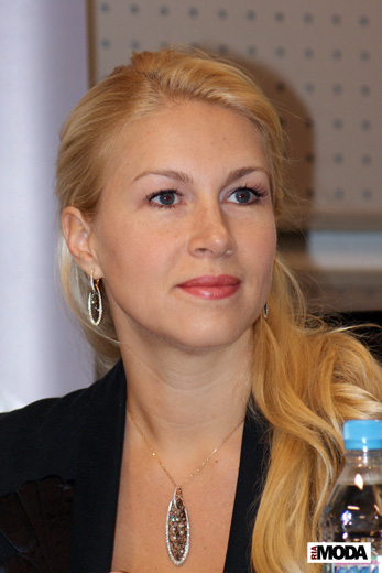 20100326 Пресс-конференция RFW. Екатерина Одинцова - главный редактор Shopping guide. Фотография Валентины Кузнецовой, ИА «РИА МОДА».