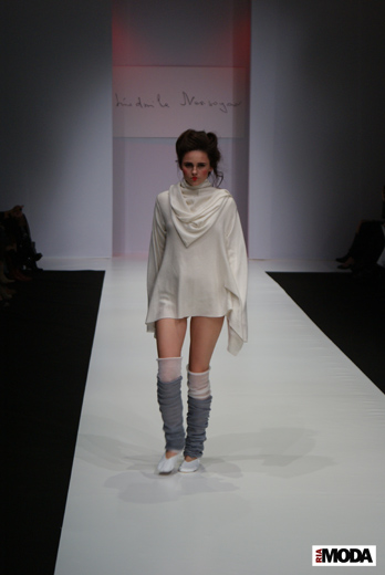20100401 Russian Fashion Week. Показ коллекции Людмилы Норсоян «СЕРАФИМАSERAPHIM»  (сезон осень-зима 2010/2011). Фотография Александра Кузнецова, ИА «РИА МОДА».