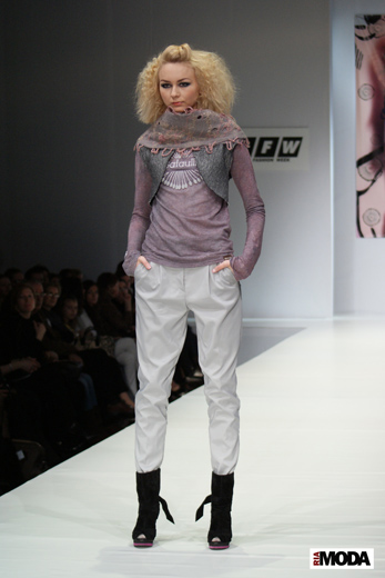 20100403 Russian Fashion Week. Показ коллекции Яны Гатауллиной «Одуванчик» (сезон осень-зима 2010/2011). Фотография Валентины Кузнецовой, ИА «РИА МОДА».