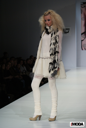 20100403 Russian Fashion Week. Показ коллекции Яны Гатауллиной «Одуванчик» (сезон осень-зима 2010/2011). Фотография Валентины Кузнецовой, ИА «РИА МОДА».