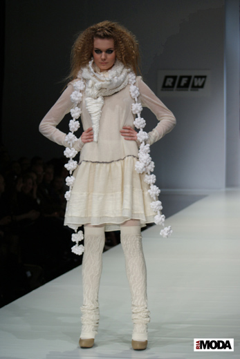 20100403 Russian Fashion Week. Показ коллекции Яны Гатауллиной «Одуванчик» (сезон осень-зима 2010/2011). Фотография Валентины Кузнецовой, ИА «РИА МОДА».