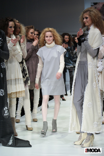 20100403 Russian Fashion Week. Показ коллекции Яны Гатауллиной «Одуванчик» (сезон осень-зима 2010/2011). Фотография Валентины Кузнецовой, ИА «РИА МОДА».