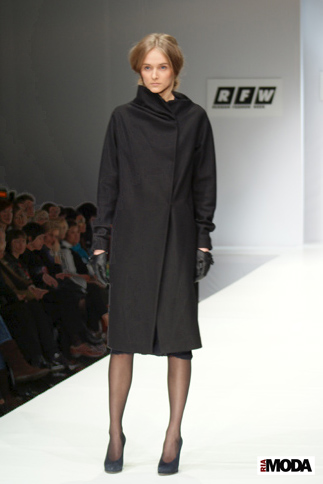 20100403 Russian Fashion Week. Показ коллекции Елены Цокаленко (сезон осень-зима 2010/2011). Фотография Валентины Кузнецовой, ИА «РИА МОДА».