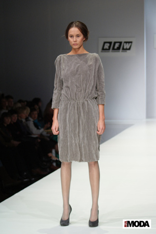 20100403 Russian Fashion Week. Показ коллекции Елены Цокаленко (сезон осень-зима 2010/2011). Фотография Валентины Кузнецовой, ИА «РИА МОДА».