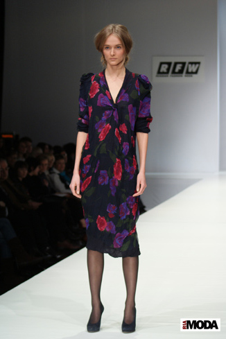 20100403 Russian Fashion Week. Показ коллекции Елены Цокаленко (сезон осень-зима 2010/2011). Фотография Валентины Кузнецовой, ИА «РИА МОДА».