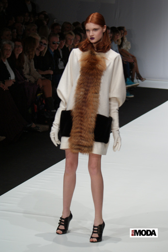 20100403 Russian Fashion Week. Показ коллекции VIVA VOX (сезон осень-зима 2010/2011). Фотография Ивана Бурняшева, ИА «РИА МОДА».