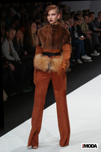 20100403 Russian Fashion Week. Показ коллекции VIVA VOX (сезон осень-зима 2010/2011). Фотография Ивана Бурняшева, ИА «РИА МОДА».