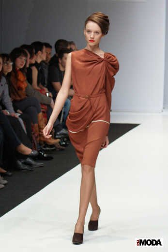 20100403 Russian Fashion Week. Показ коллекции Ольги Самощенко (сезон осень-зима 2010/2011). Фотография Валентины Кузнецовой, ИА «РИА МОДА».