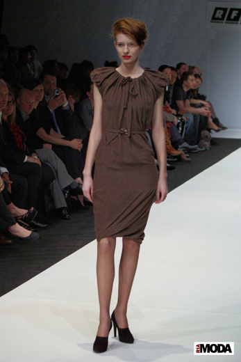 20100403 Russian Fashion Week. Показ коллекции Ольги Самощенко (сезон осень-зима 2010/2011). Фотография Валентины Кузнецовой, ИА «РИА МОДА».