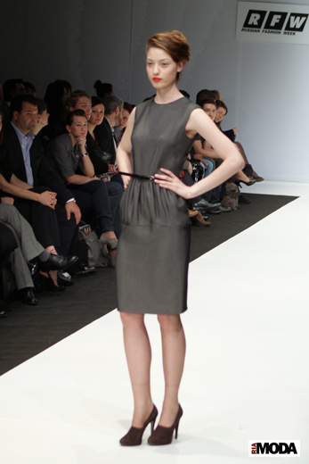 20100403 Russian Fashion Week. Показ коллекции Ольги Самощенко (сезон осень-зима 2010/2011). Фотография Валентины Кузнецовой, ИА «РИА МОДА».