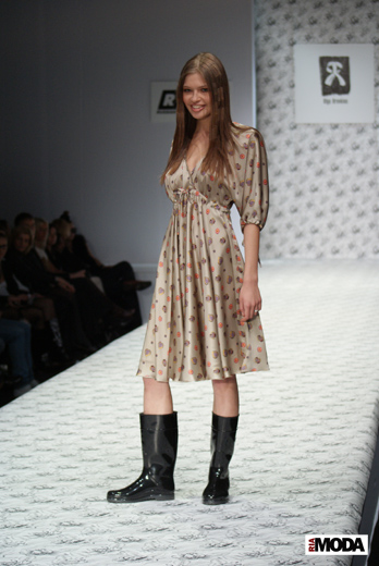 20100403 Russian Fashion Week. Показ коллекции Ольги Самощенко (сезон осень-зима 2010/2011). Фотография Валентины Кузнецовой, ИА «РИА МОДА».