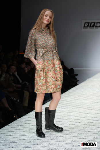 20100403 Russian Fashion Week. Показ коллекции Ольги Самощенко (сезон осень-зима 2010/2011). Фотография Валентины Кузнецовой, ИА «РИА МОДА».