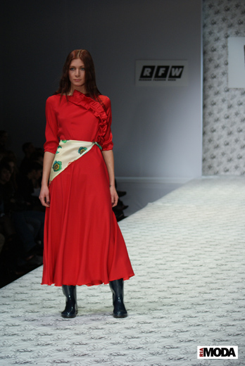 20100403 Russian Fashion Week. Показ коллекции Ольги Самощенко (сезон осень-зима 2010/2011). Фотография Валентины Кузнецовой, ИА «РИА МОДА».