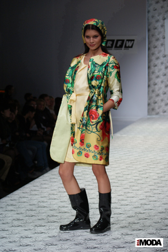 20100403 Russian Fashion Week. Показ коллекции Ольги Самощенко (сезон осень-зима 2010/2011). Фотография Валентины Кузнецовой, ИА «РИА МОДА».