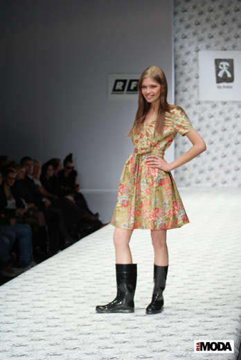 20100403 Russian Fashion Week. Показ коллекции Ольги Самощенко (сезон осень-зима 2010/2011). Фотография Валентины Кузнецовой, ИА «РИА МОДА».