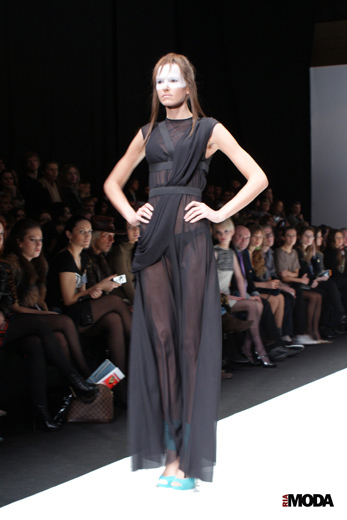 20100404 Russian Fashion Week. Показ коллекции SV2 (сезон осень-зима 2010/2011). Фотография Валентины Кузнецовой, ИА «РИА МОДА».