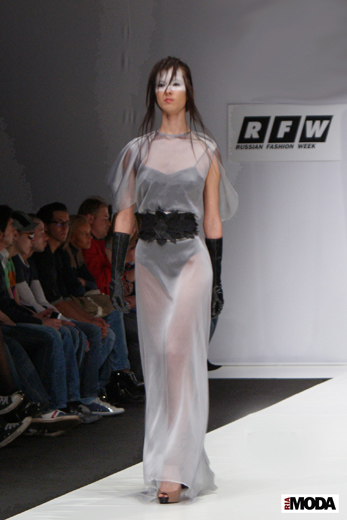 20100404 Russian Fashion Week. Показ коллекции SV2 (сезон осень-зима 2010/2011). Фотография Валентины Кузнецовой, ИА «РИА МОДА».