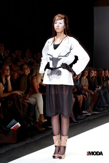 20100404 Russian Fashion Week. Показ коллекции SV2 (сезон осень-зима 2010/2011). Фотография Валентины Кузнецовой, ИА «РИА МОДА».