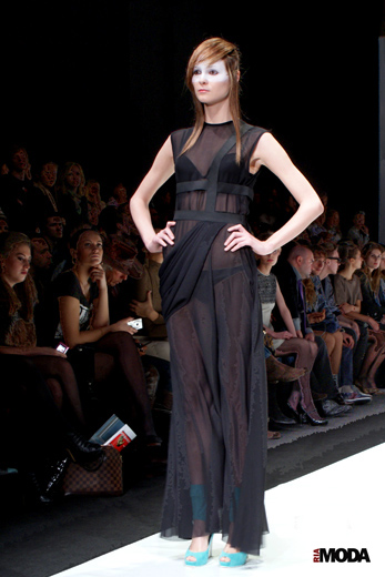 20100404 Russian Fashion Week. Показ коллекции SV2 (сезон осень-зима 2010/2011). Фотография Валентины Кузнецовой, ИА «РИА МОДА».