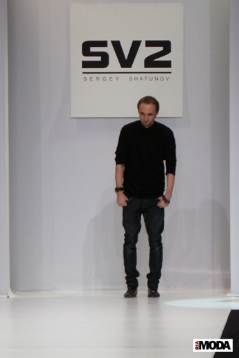 20100404 Russian Fashion Week. Показ коллекции SV2 (сезон осень-зима 2010/2011). Фотография Валентины Кузнецовой, ИА «РИА МОДА».