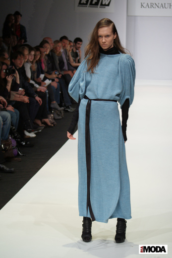 20100404 Russian Fashion Week. Показ коллекции Лены Карнауховой «Сражаясь с зимой» (сезон осень-зима 2010/2011). Фотография Валентины Кузнецовой, ИА «РИА МОДА».