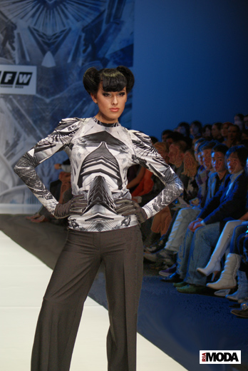 20100405 Russian Fashion Week. Показ коллекции Анны Ивановой (сезон осень-зима 2010/2011). Фотография Валентины Кузнецовой, ИА «РИА МОДА».