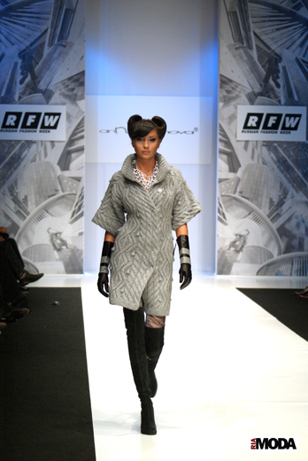 20100405 Russian Fashion Week. Показ коллекции Анны Ивановой (сезон осень-зима 2010/2011). Фотография Валентины Кузнецовой, ИА «РИА МОДА».
