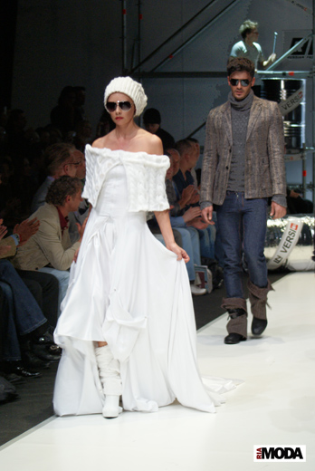 20100405 Russian Fashion Week. Показ коллекции Лады Калининой и Никиты Михайлова (сезон осень-зима 2010/2011). Фотография Валентины Кузнецовой, ИА «РИА МОДА».