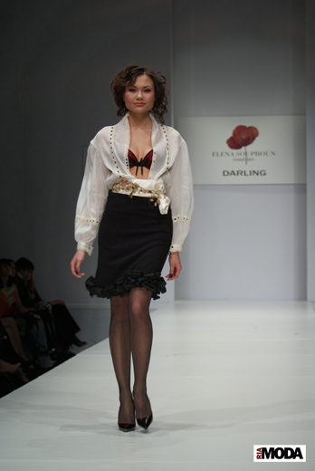 20100405 Russian Fashion Week. Показ коллекции Елены Супрун «Darling» (сезон осень-зима 2010/2011).Фотография Валентины Кузнецовой, ИА «РИА МОДА».