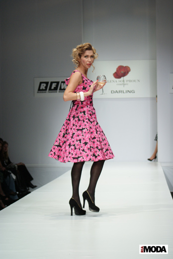 20100405 Russian Fashion Week. Показ коллекции Елены Супрун «Darling» (сезон осень-зима 2010/2011).Фотография Валентины Кузнецовой, ИА «РИА МОДА».
