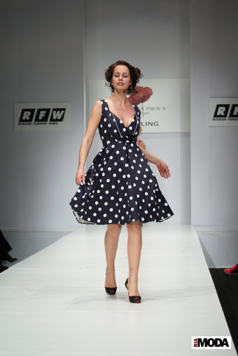 20100405 Russian Fashion Week. Показ коллекции Елены Супрун «Darling» (сезон осень-зима 2010/2011).Фотография Валентины Кузнецовой, ИА «РИА МОДА».