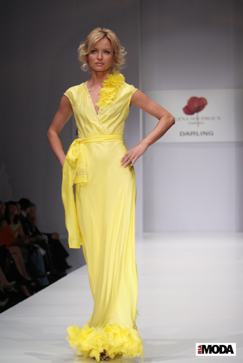 20100405 Russian Fashion Week. Показ коллекции Елены Супрун «Darling» (сезон осень-зима 2010/2011).Фотография Валентины Кузнецовой, ИА «РИА МОДА».